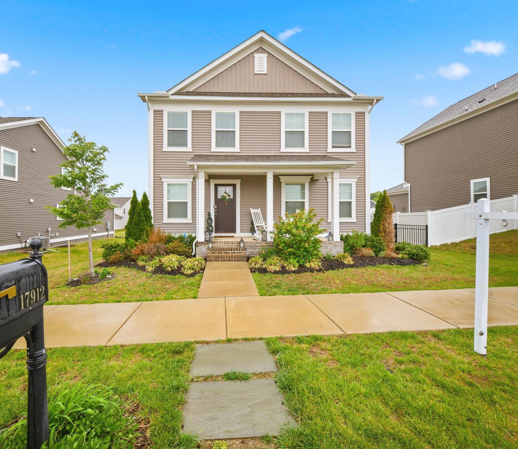 LADYSMITH VILLAGE - Residential