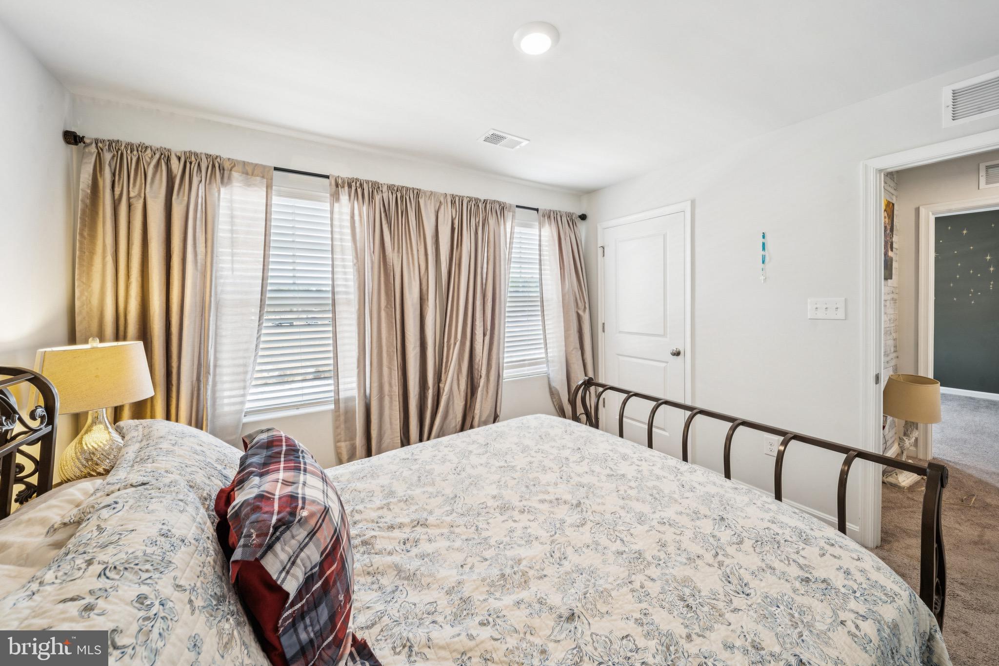 LADYSMITH VILLAGE - Residential