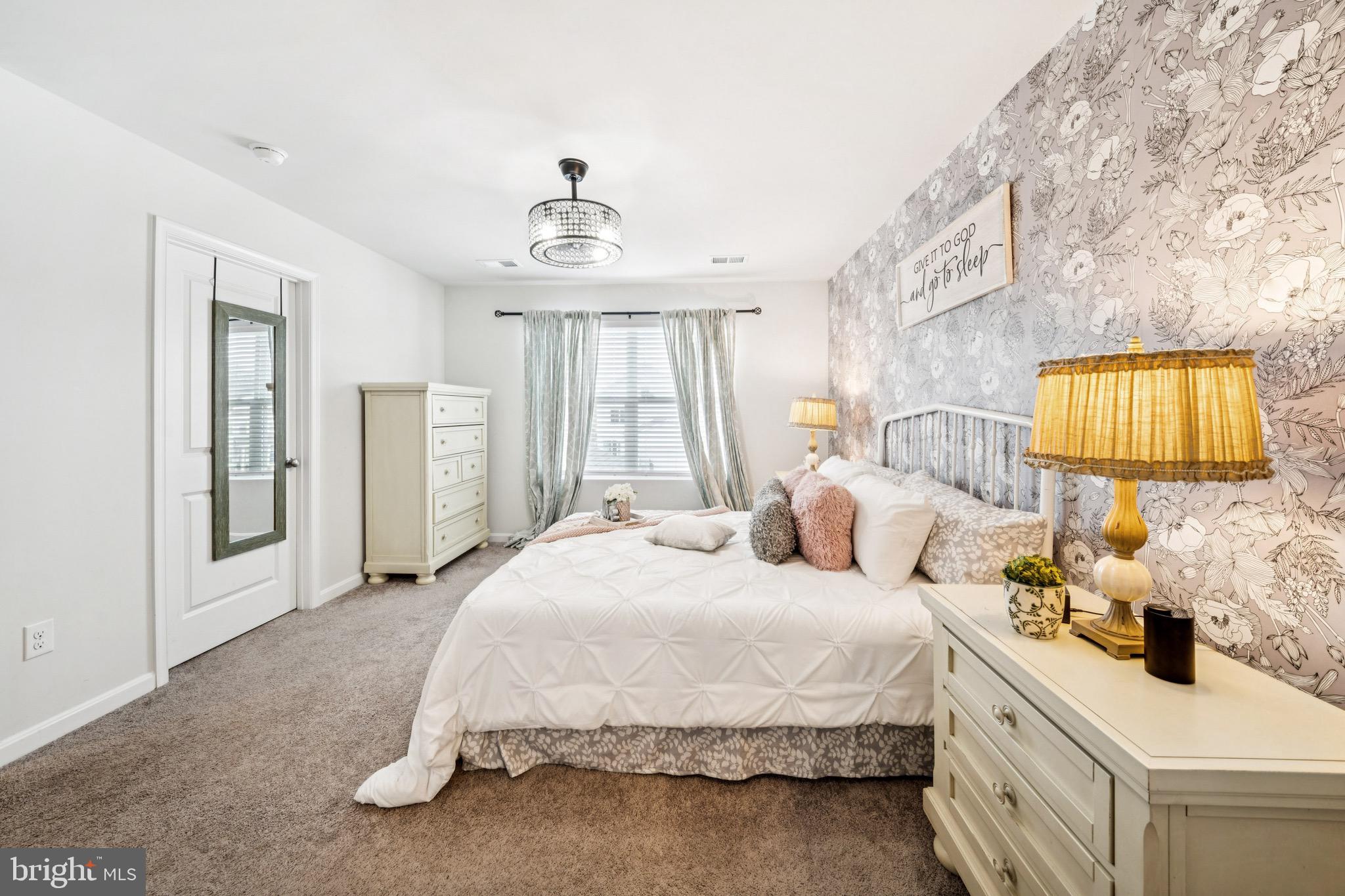 LADYSMITH VILLAGE - Residential