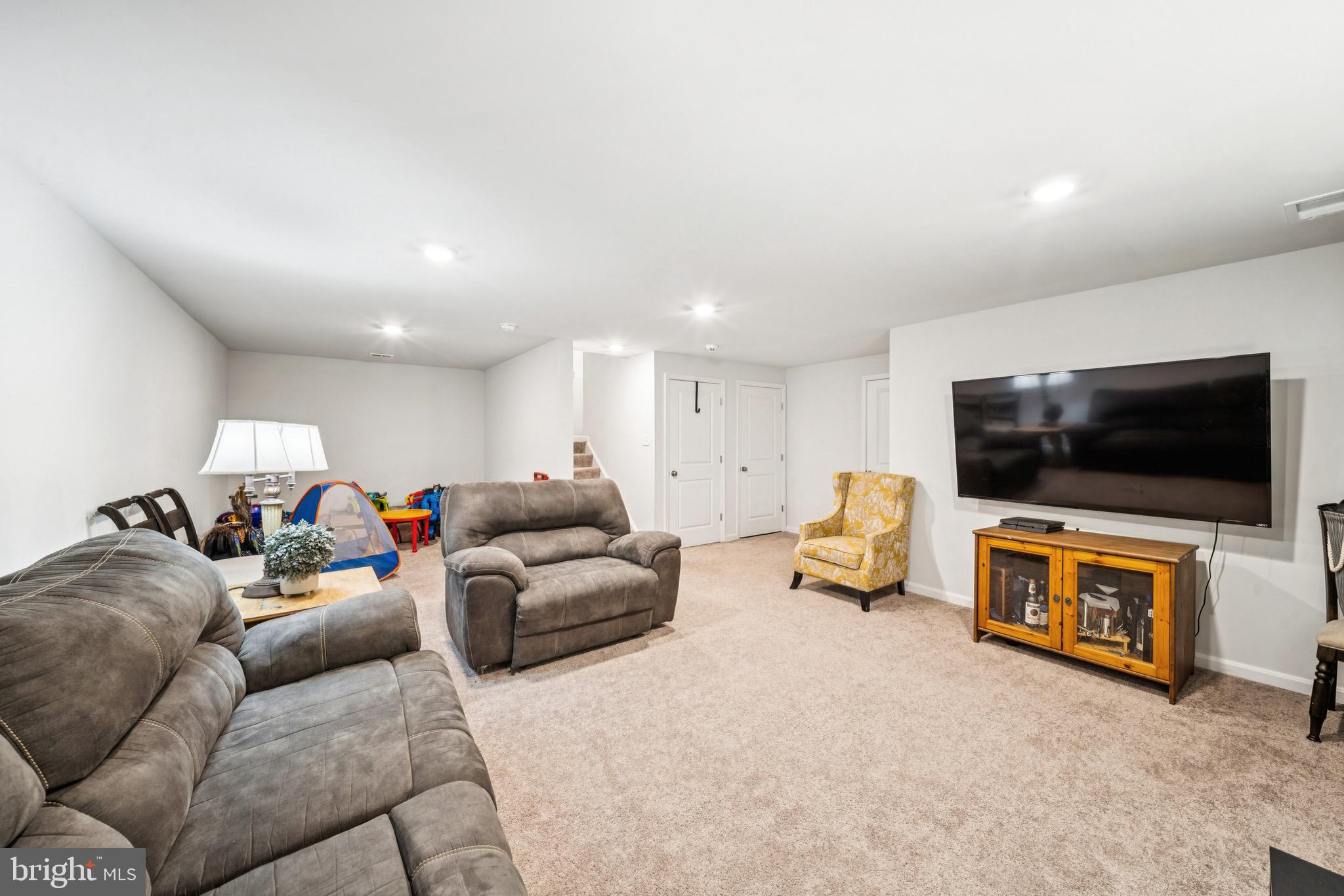 LADYSMITH VILLAGE - Residential