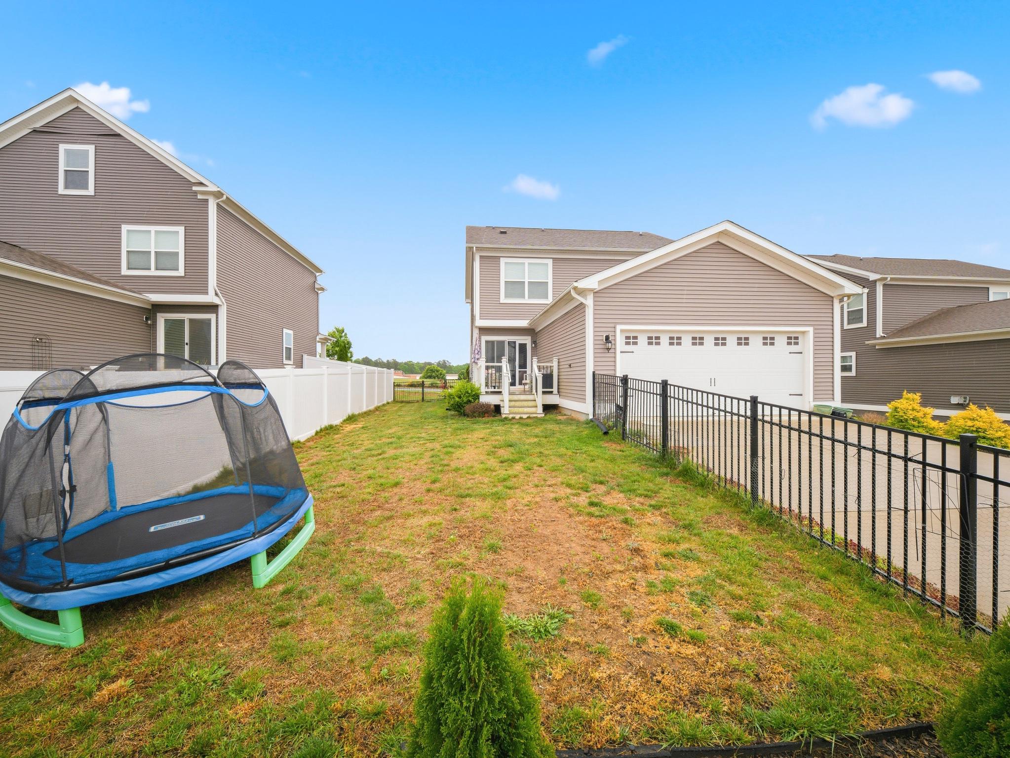 LADYSMITH VILLAGE - Residential