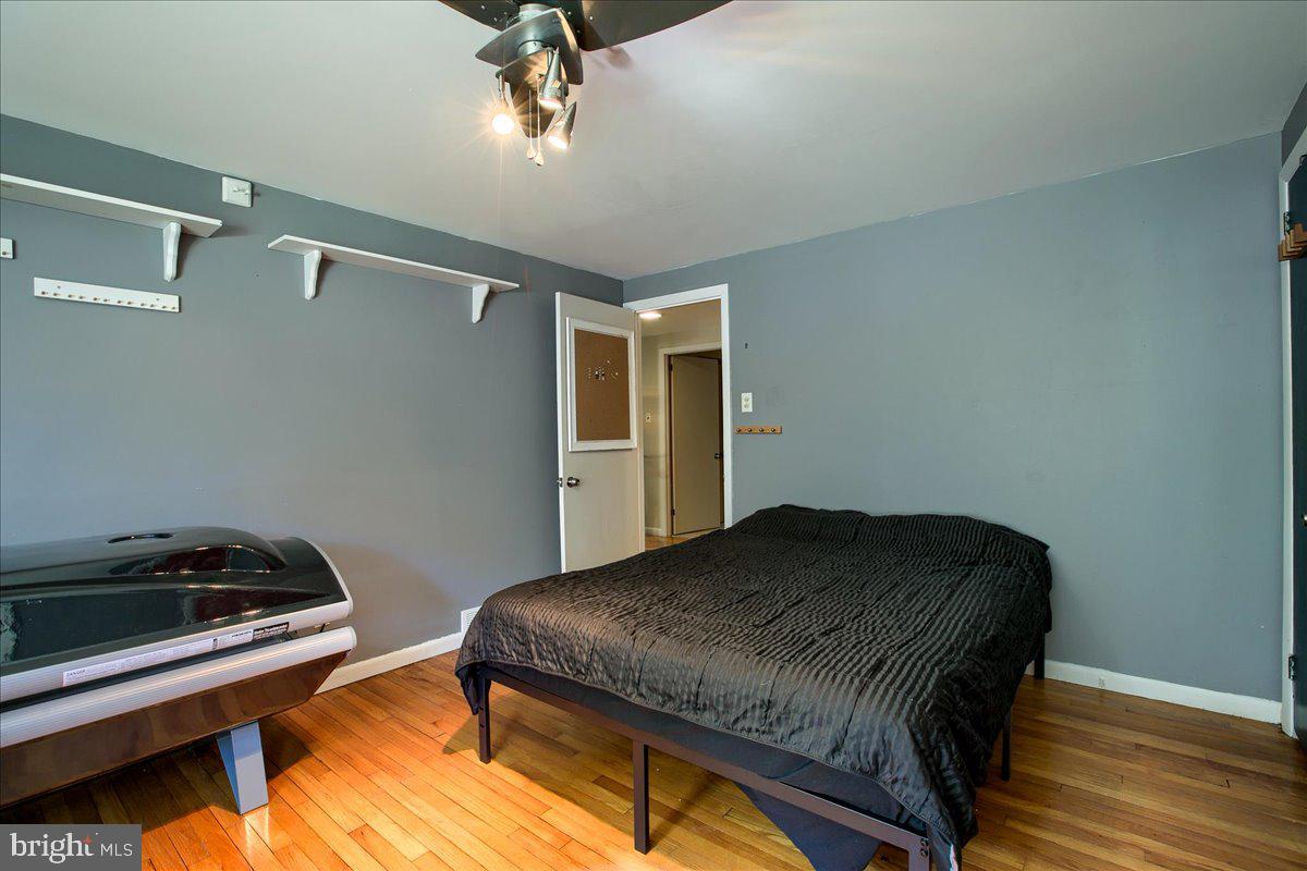 COUNTRY CLUB HILLS - Residential