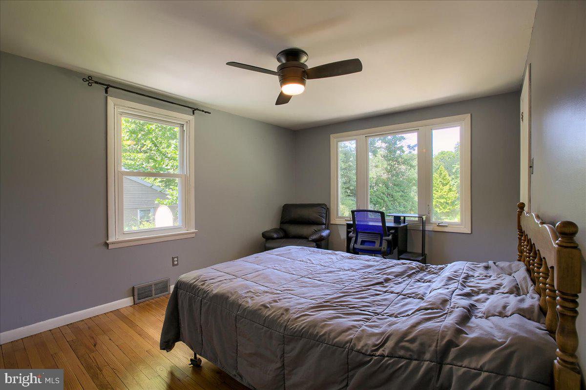 COUNTRY CLUB HILLS - Residential