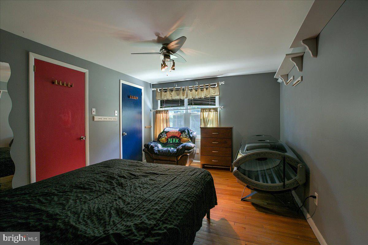 COUNTRY CLUB HILLS - Residential