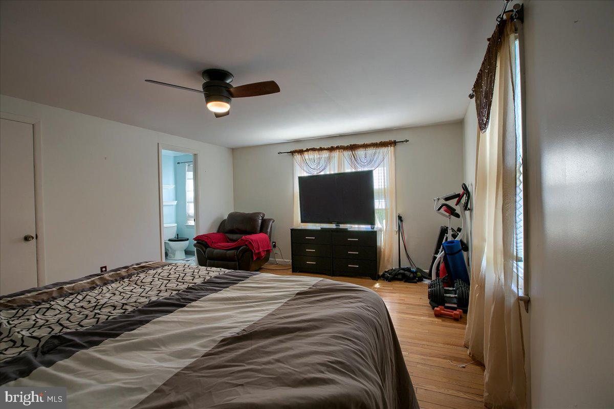 COUNTRY CLUB HILLS - Residential
