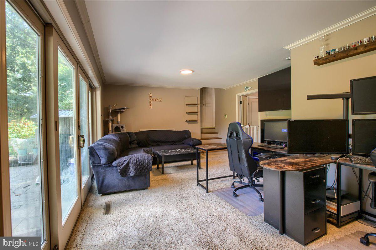 COUNTRY CLUB HILLS - Residential