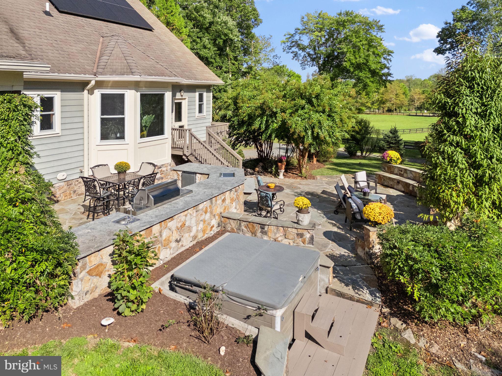 TROUGH HILL - Residential