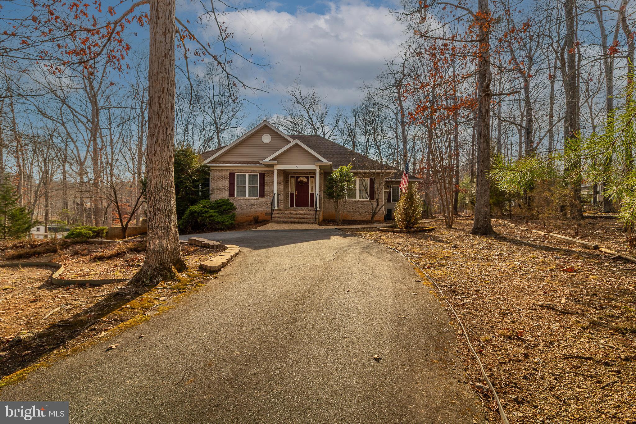 LAKE MONTICELLO - Residential