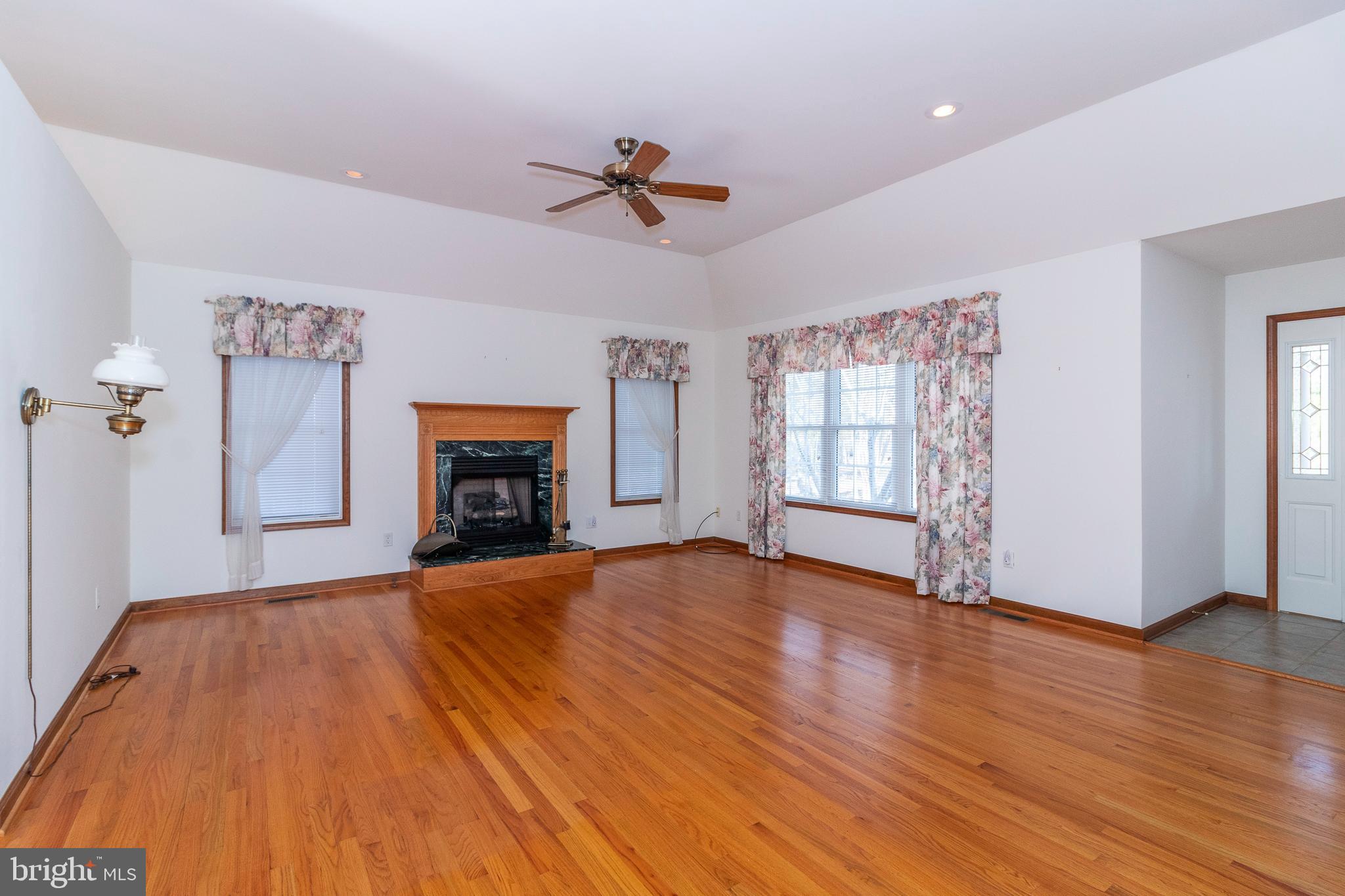 LAKE MONTICELLO - Residential
