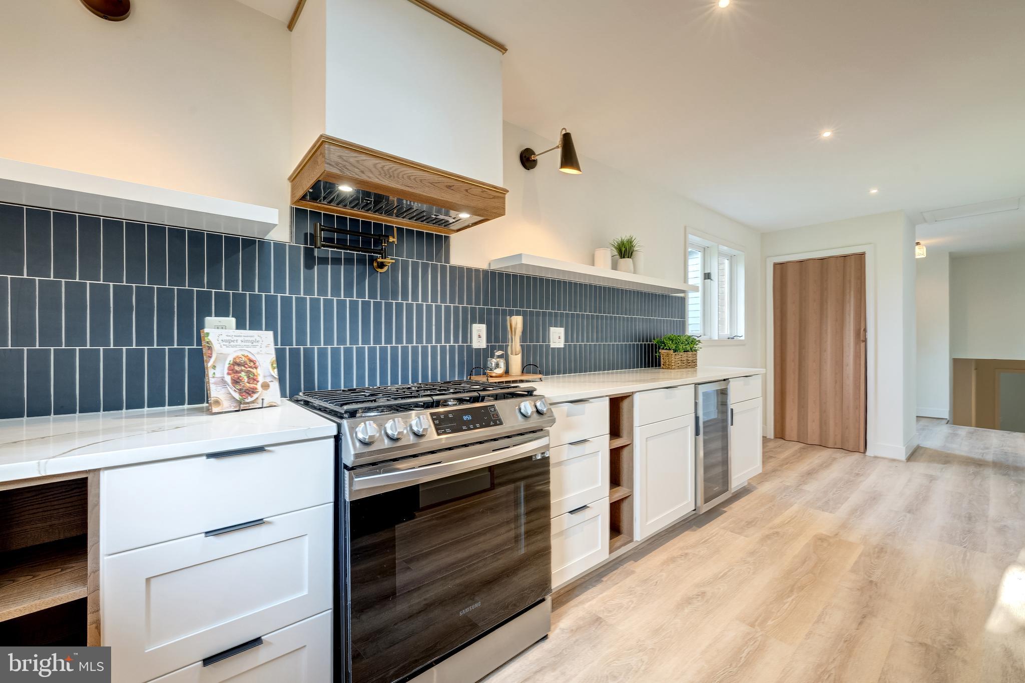 CHALET WOODS - Residential