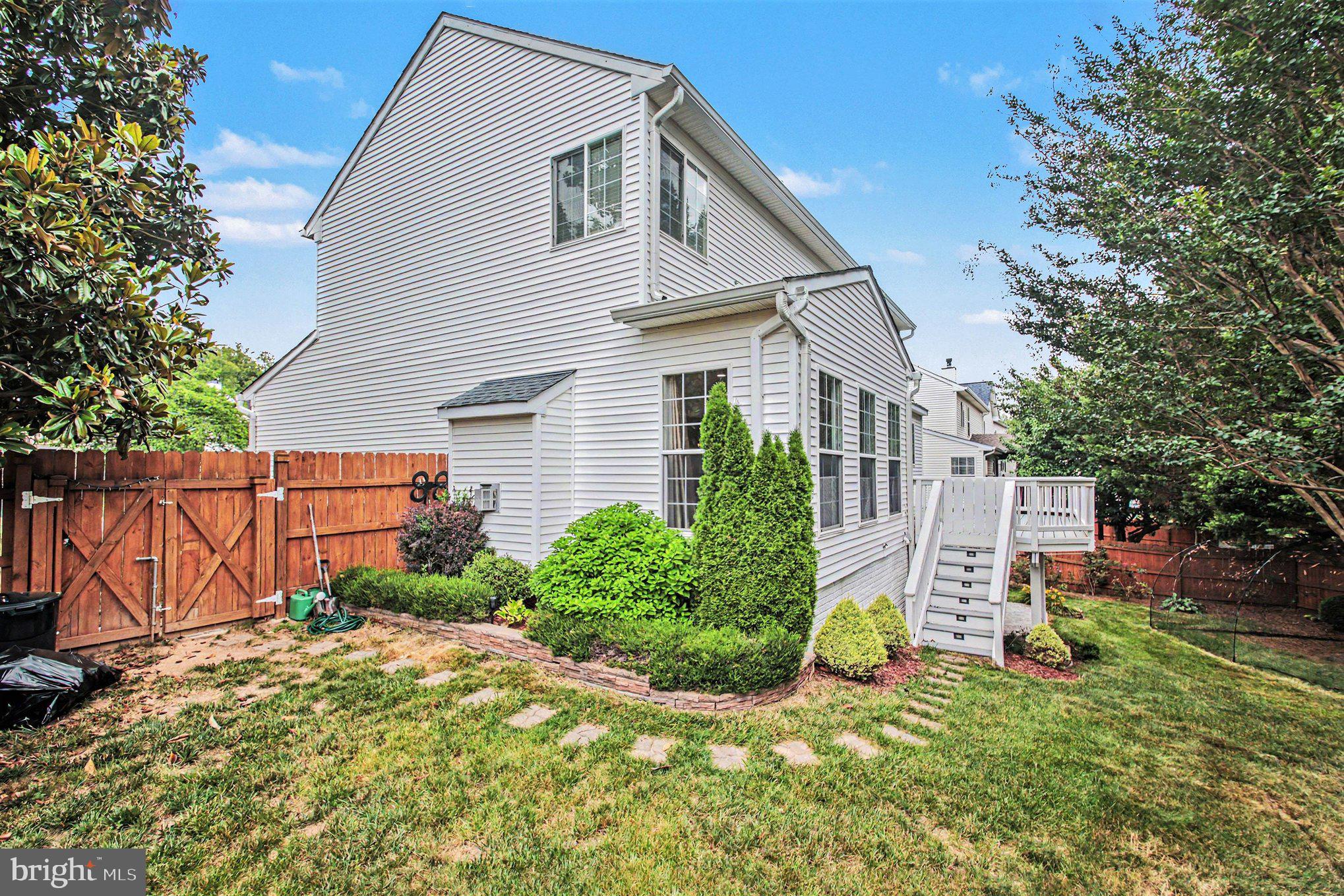 BLOOMS CROSSING VILLAGE - Residential