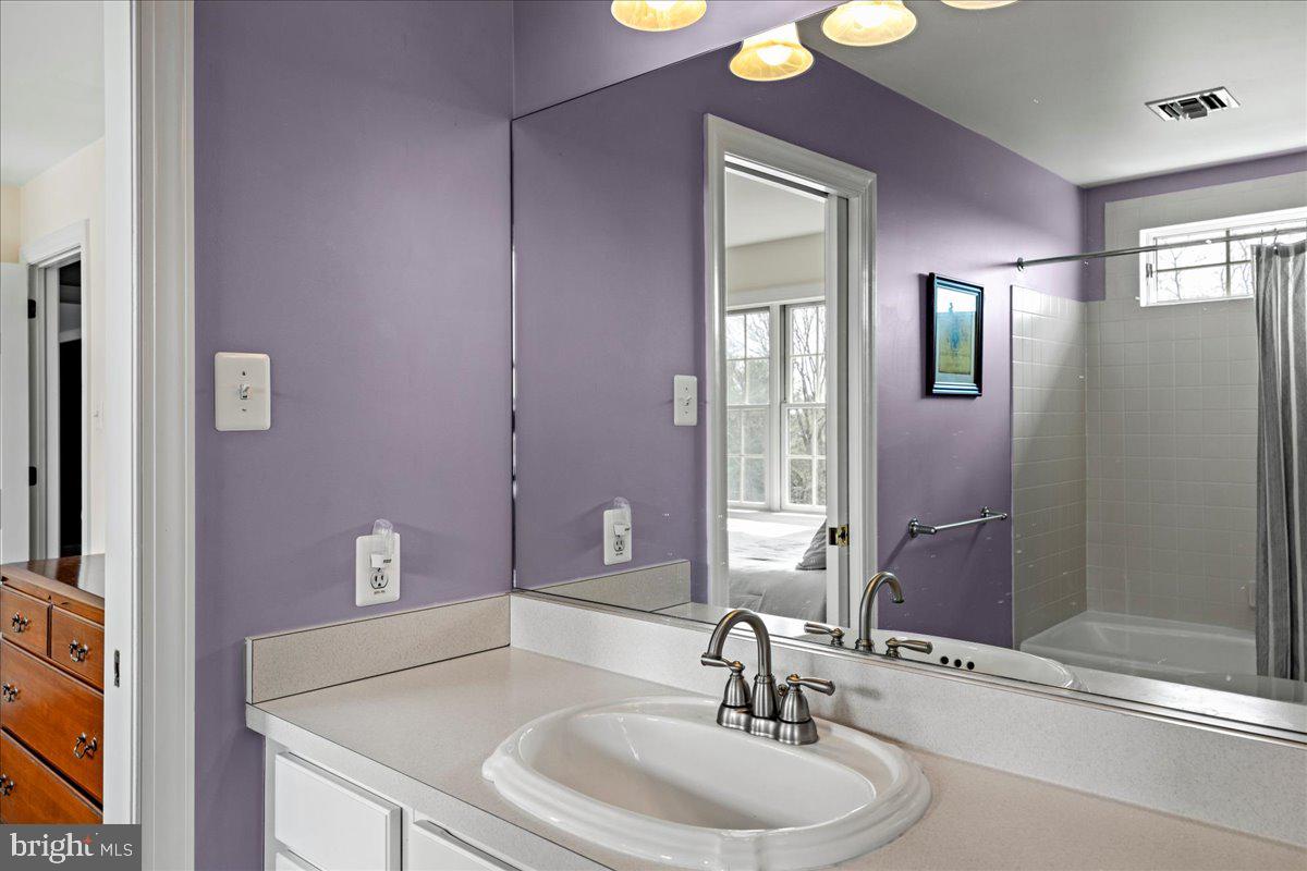 TINICUM RIDGE - Residential