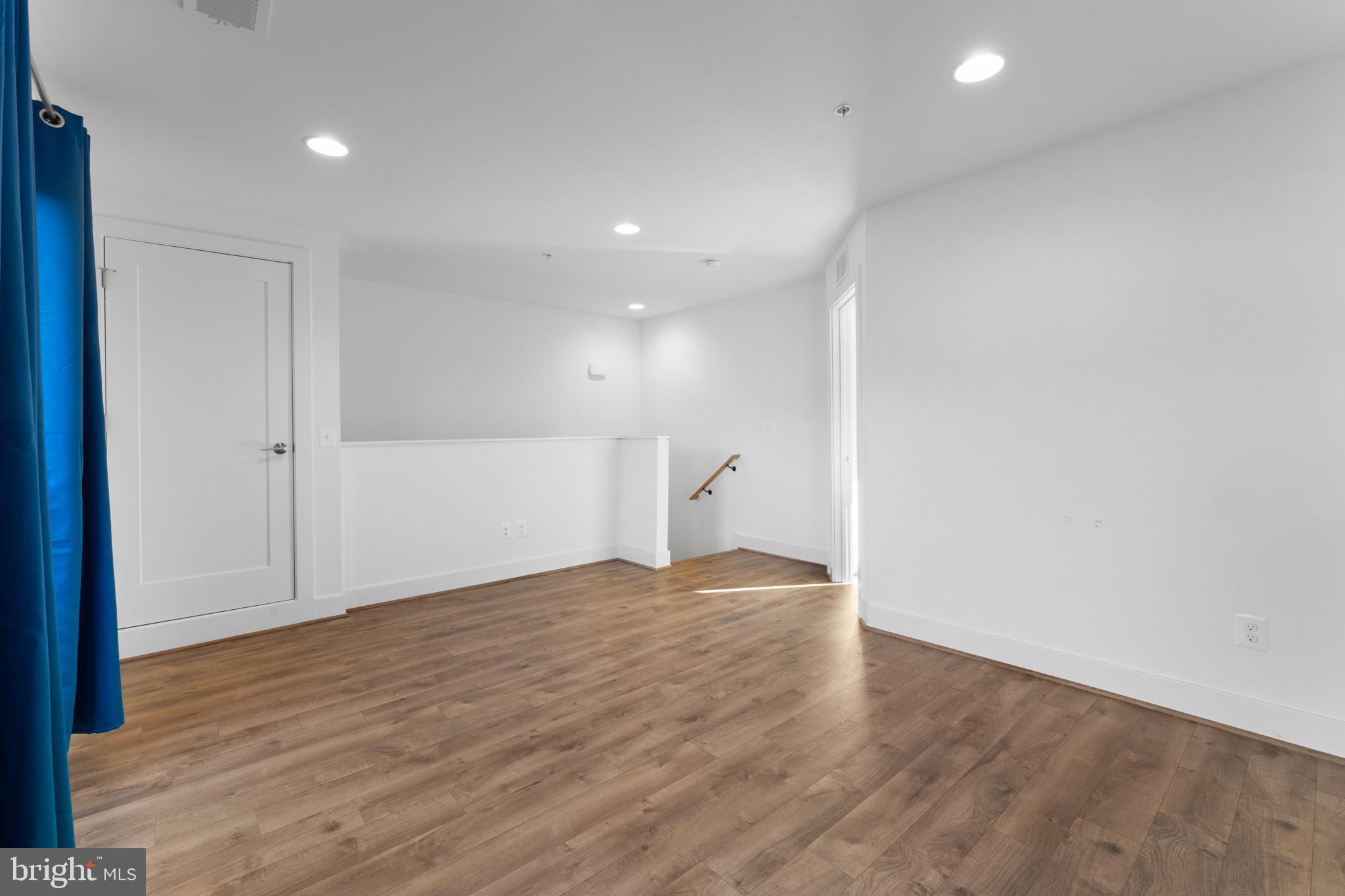 TOWER OAKS - Residential