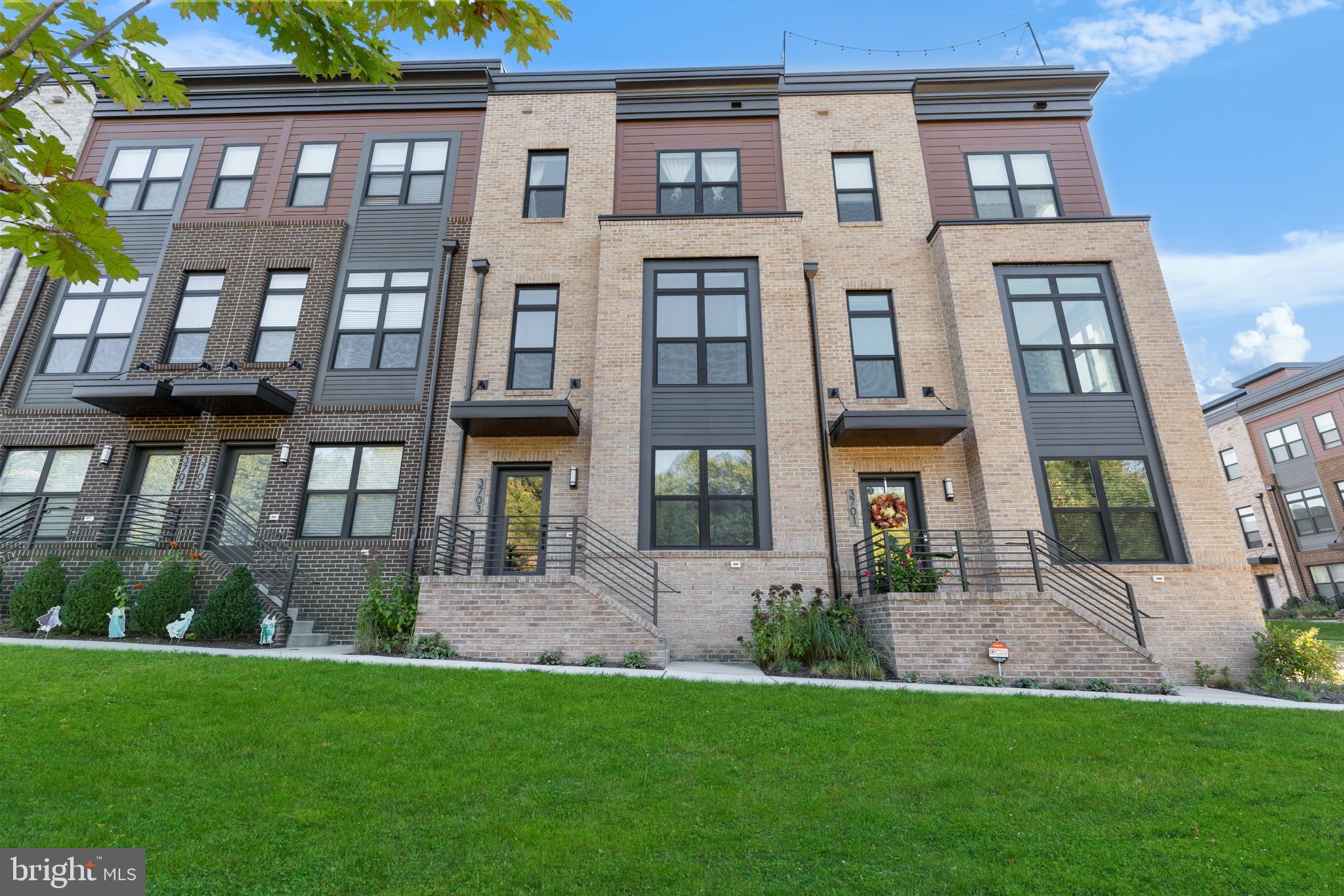 TOWER OAKS - Residential