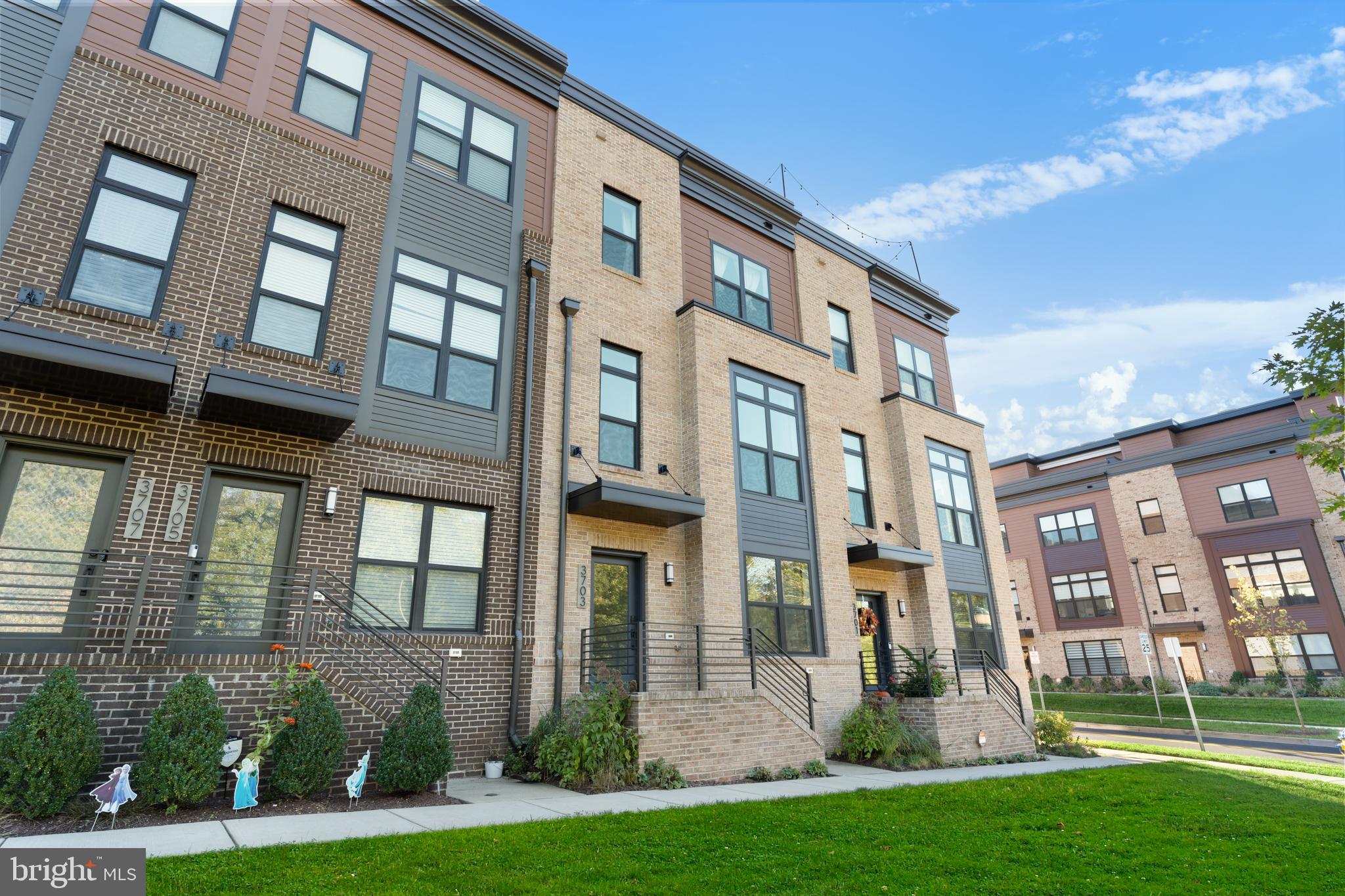 TOWER OAKS - Residential