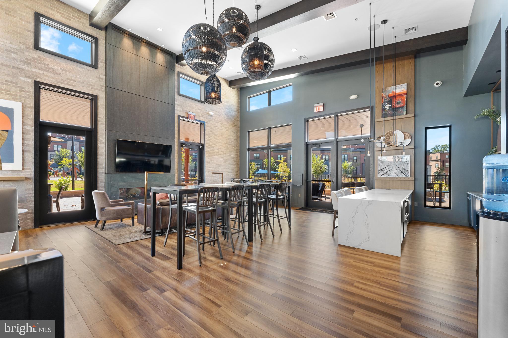 TOWER OAKS - Residential