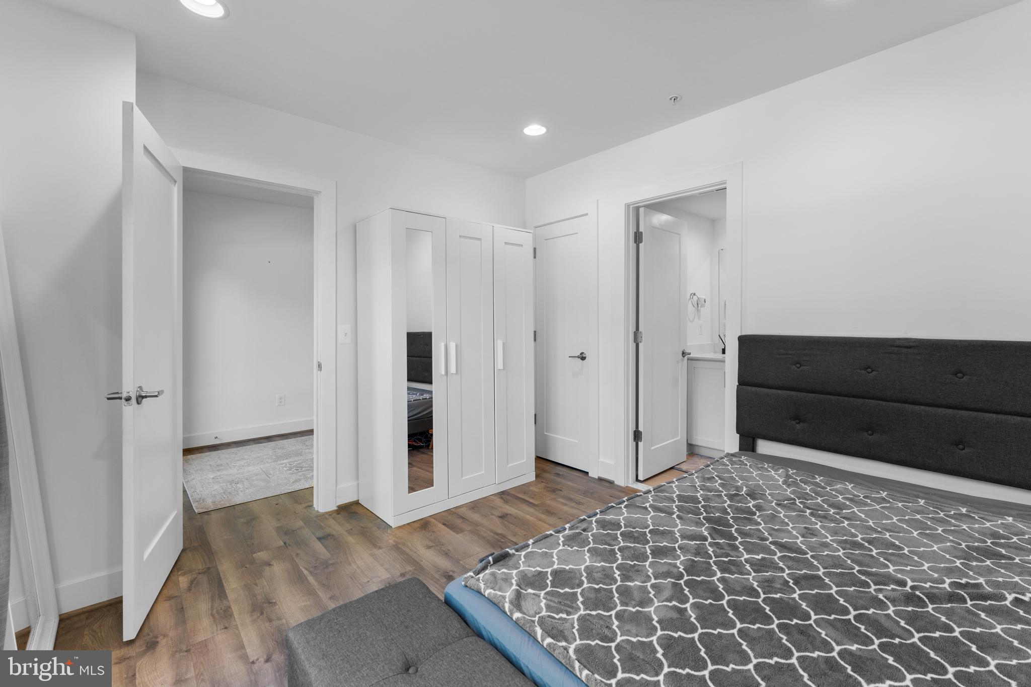 TOWER OAKS - Residential