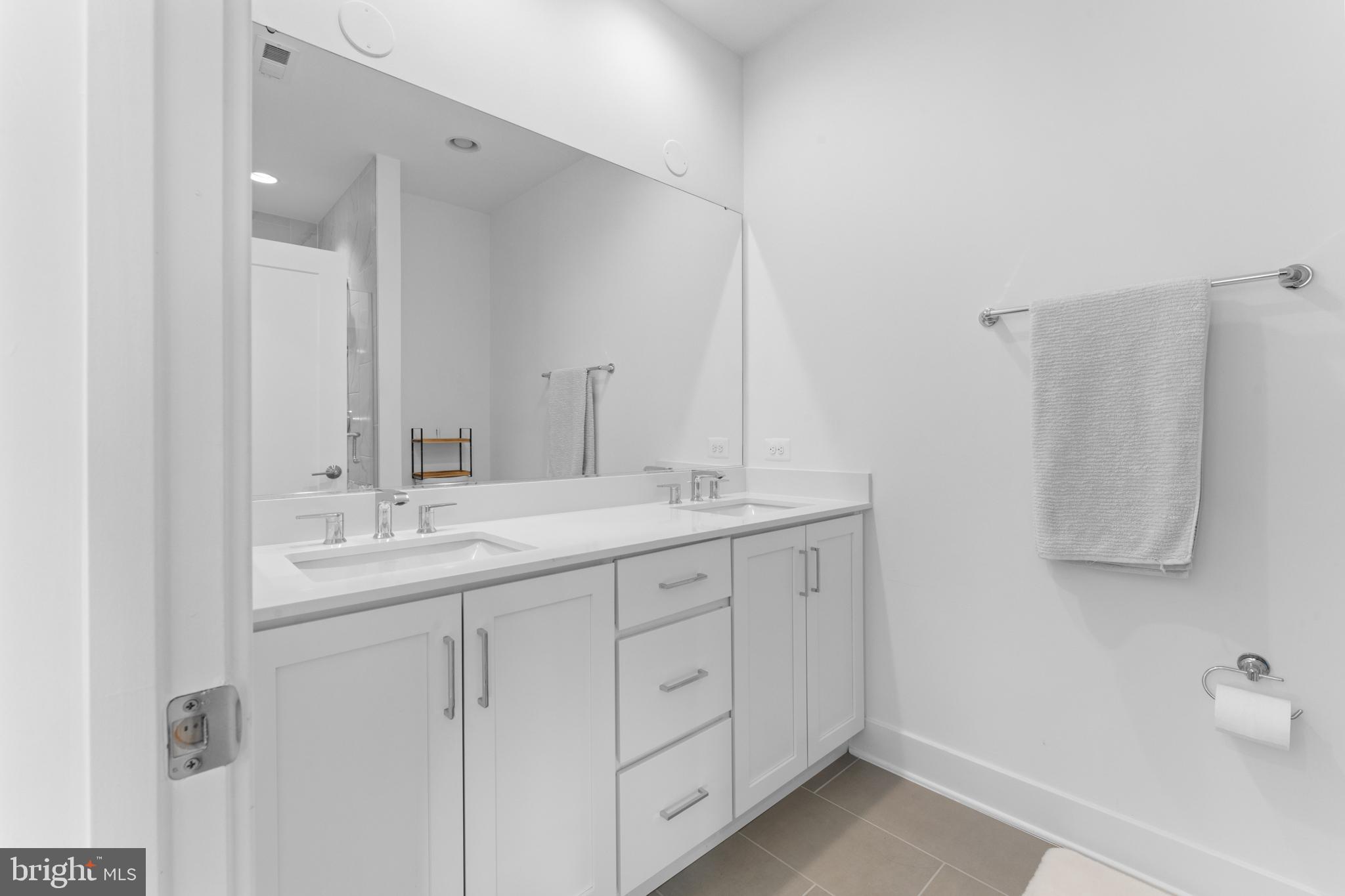 TOWER OAKS - Residential