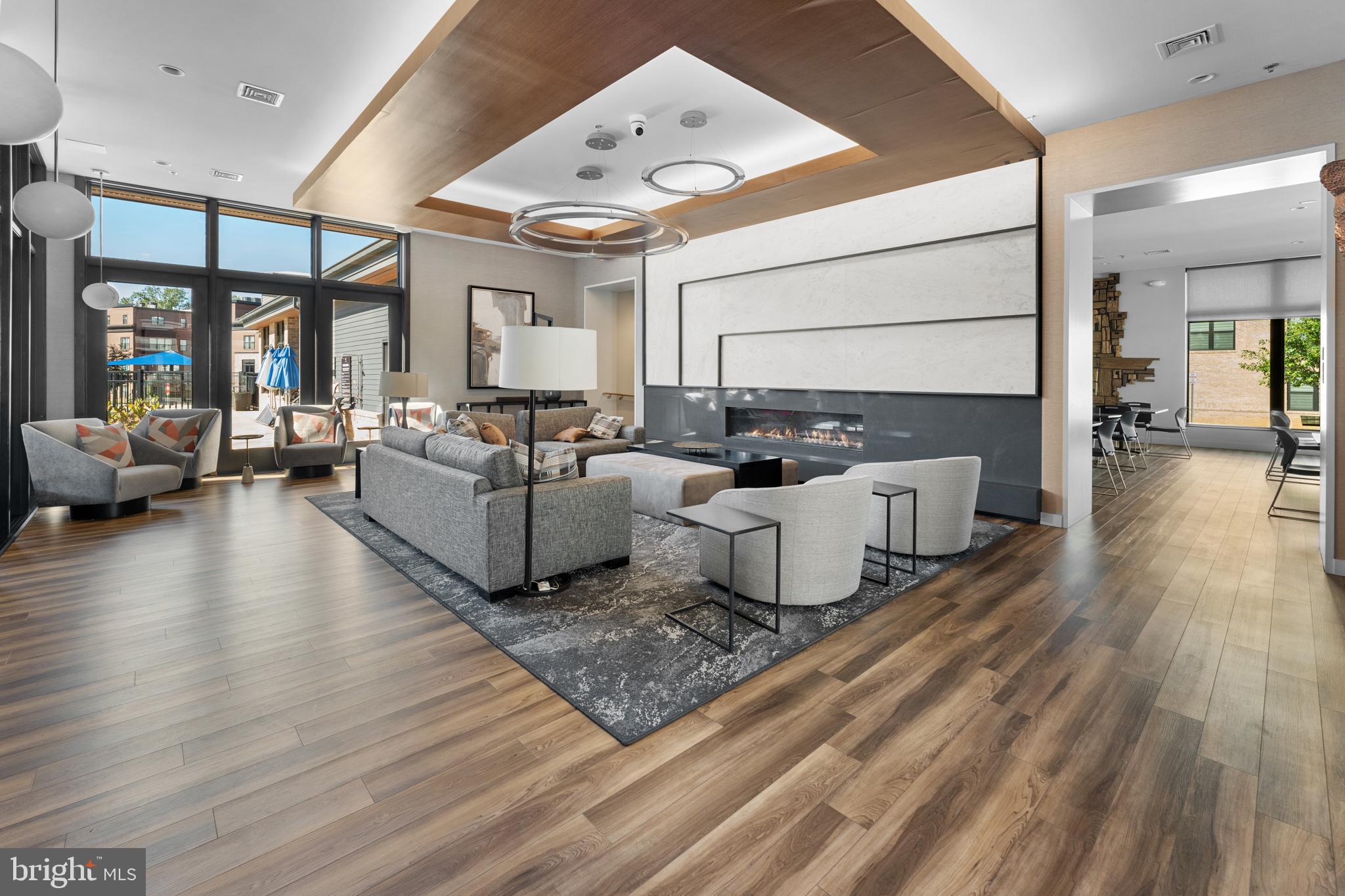 TOWER OAKS - Residential