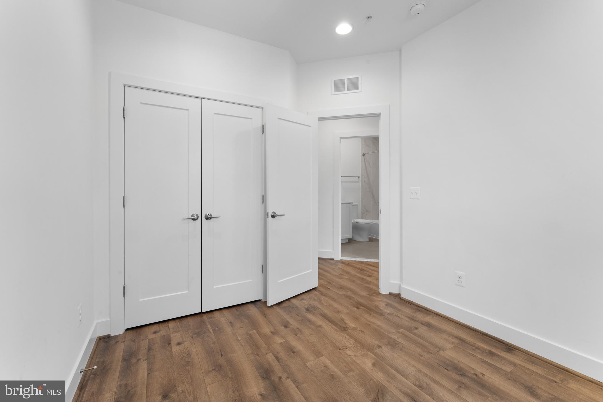 TOWER OAKS - Residential