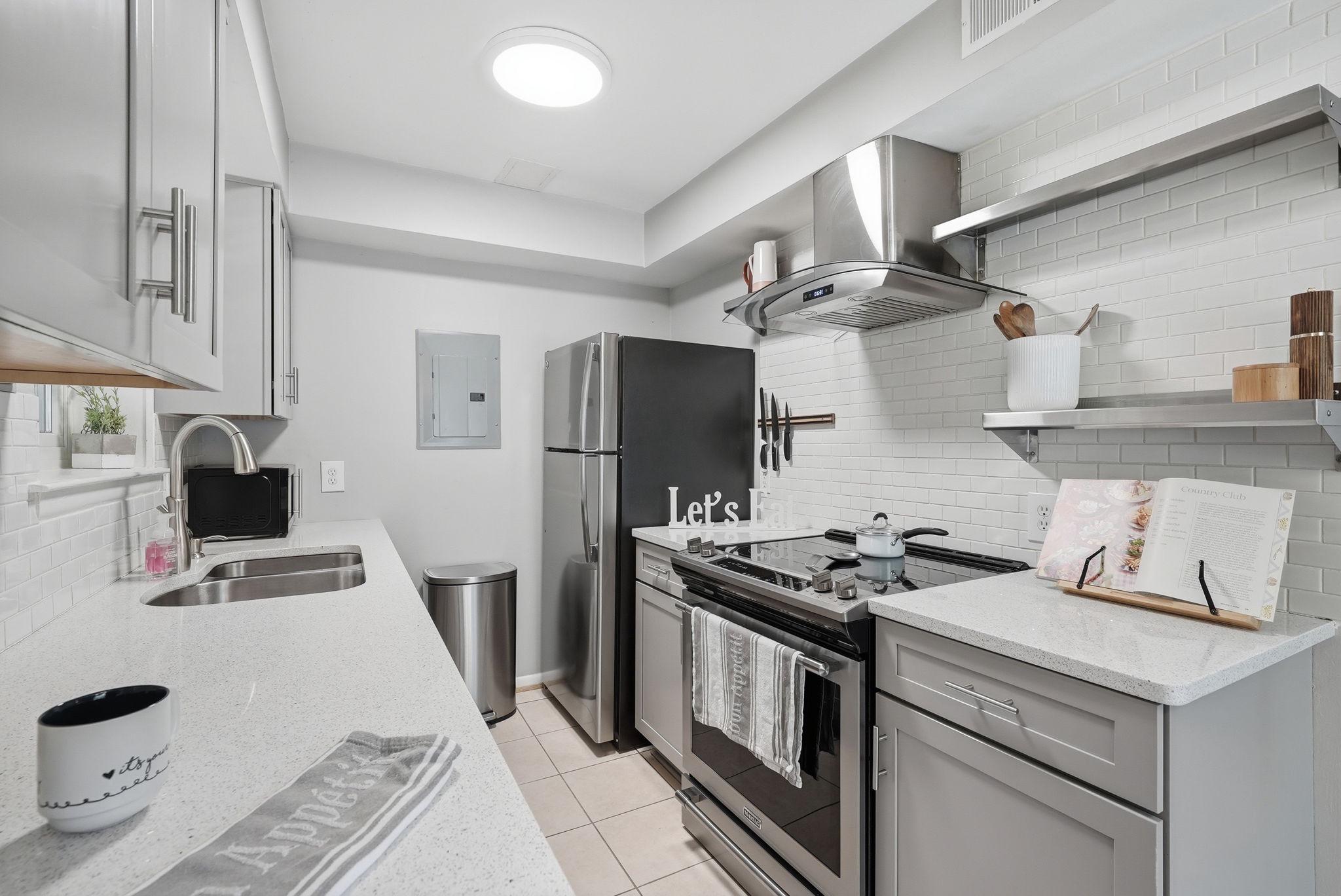 THE ARLINGTON - Residential