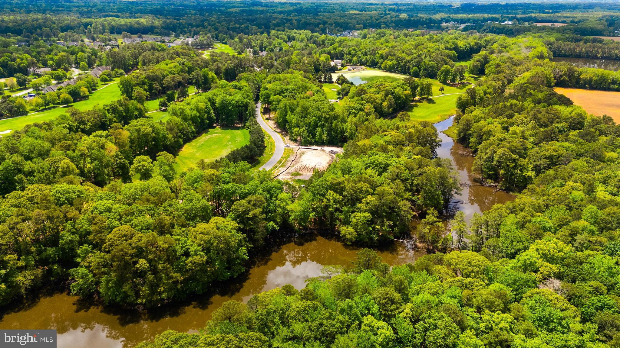 RIVER RUN - Land