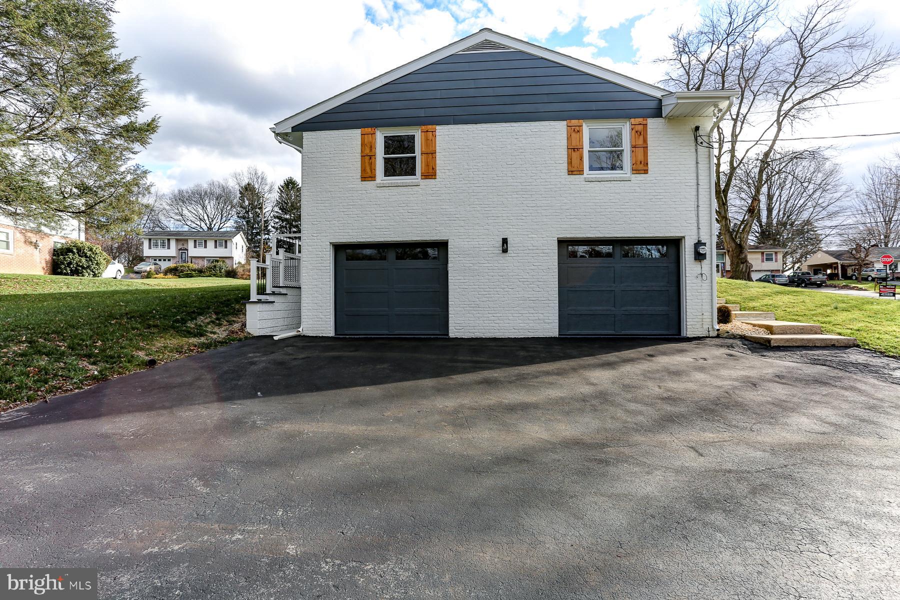 LAMPETER STRASBURG - Residential