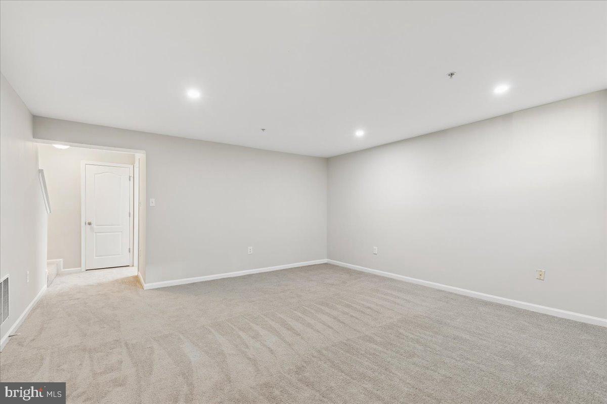 SOUTH HAMPTON - Residential