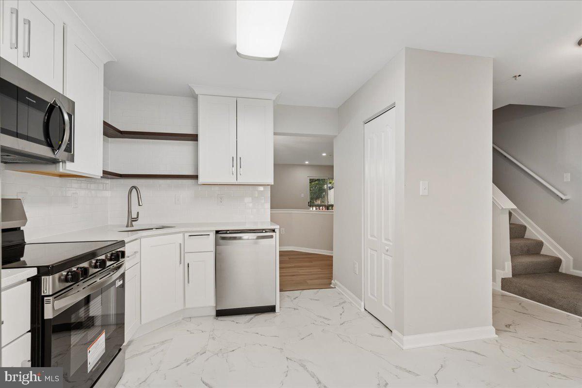 SOUTH HAMPTON - Residential