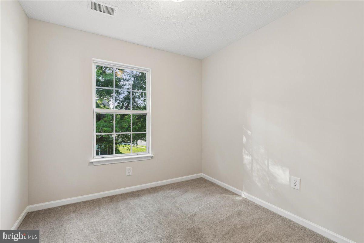 SOUTH HAMPTON - Residential