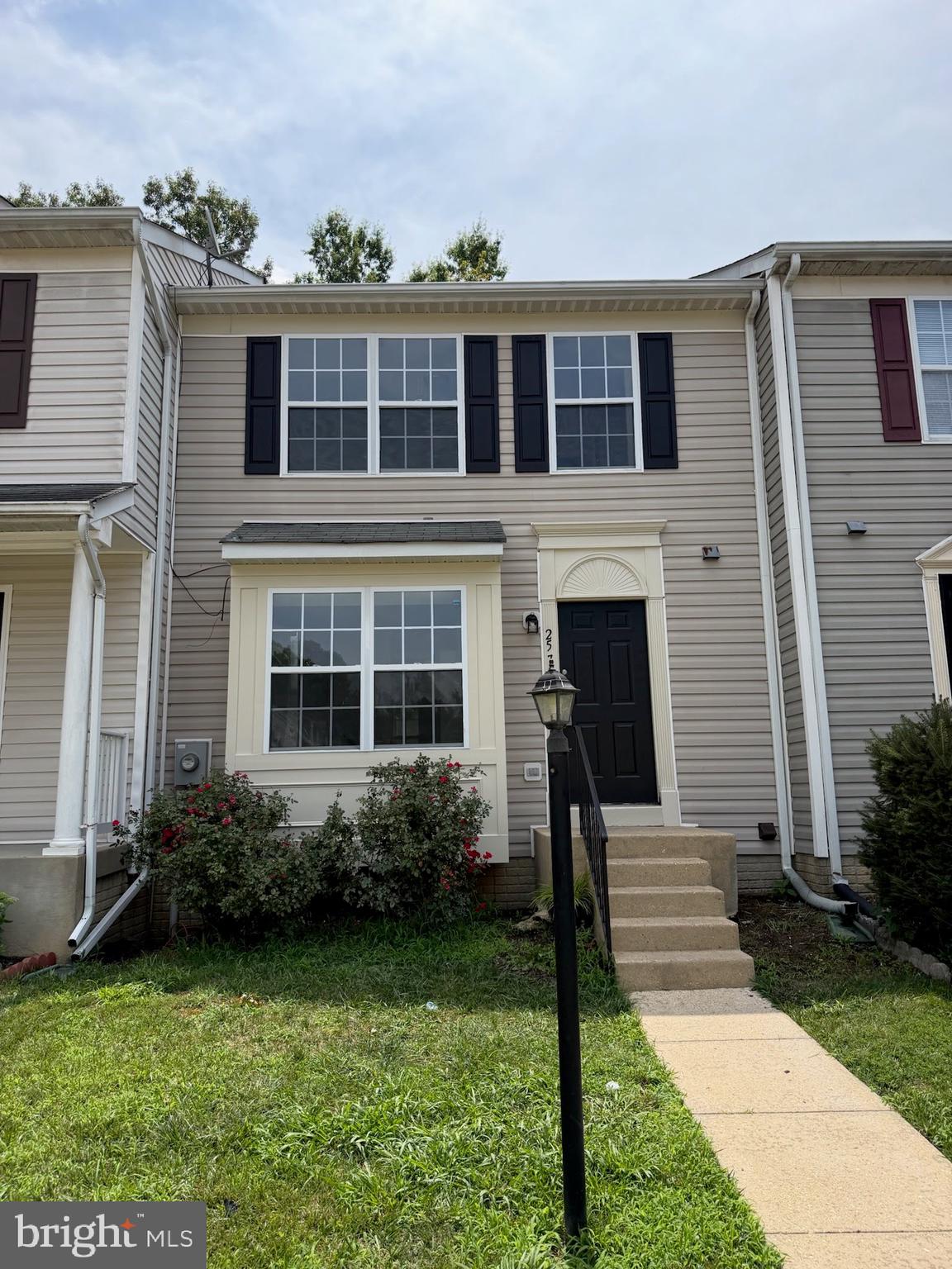 SOUTH HAMPTON - Residential