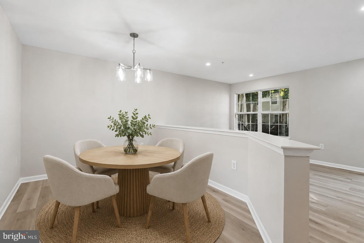 SOUTH HAMPTON - Residential