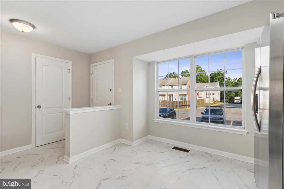 SOUTH HAMPTON - Residential