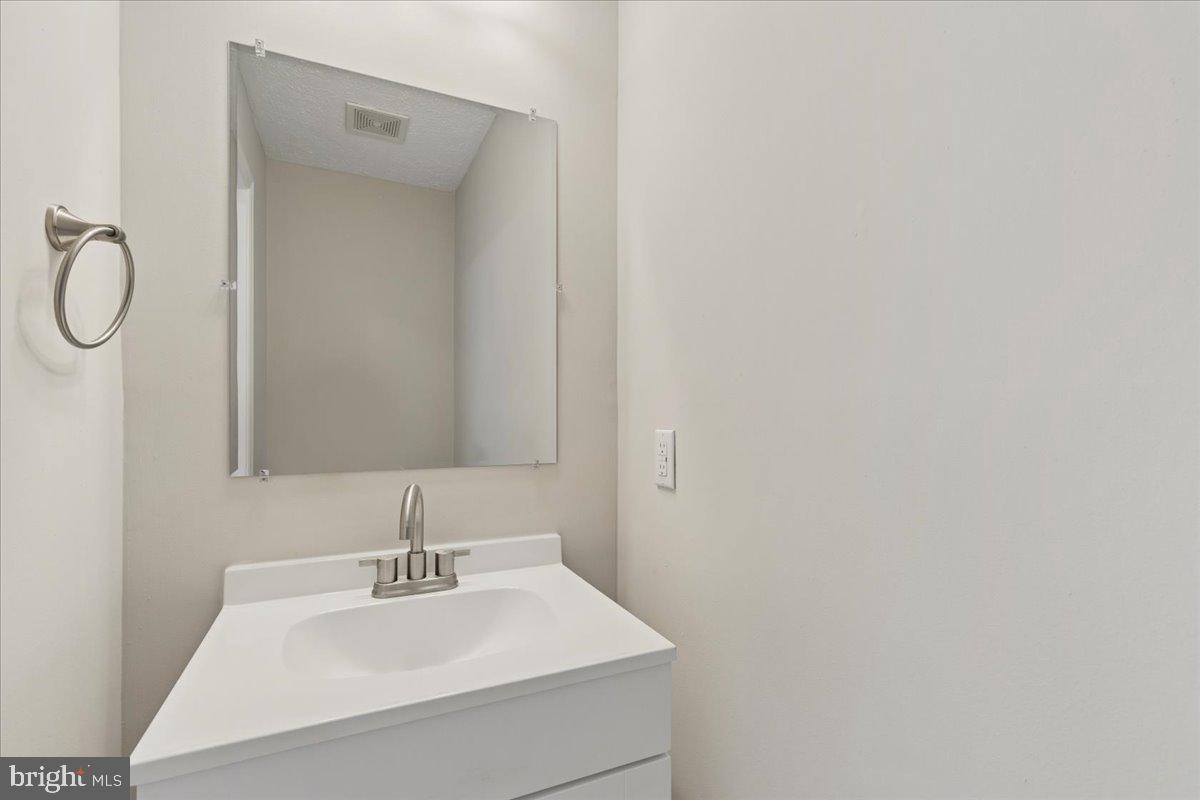 SOUTH HAMPTON - Residential
