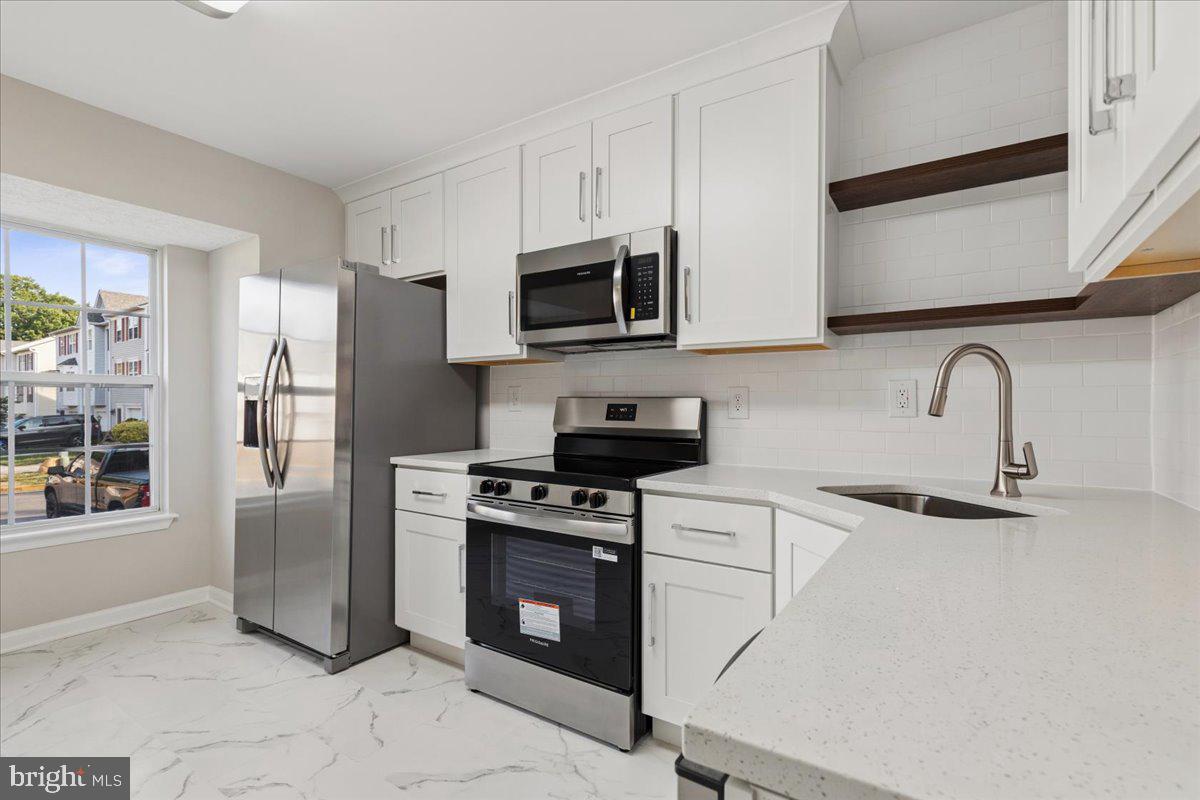 SOUTH HAMPTON - Residential