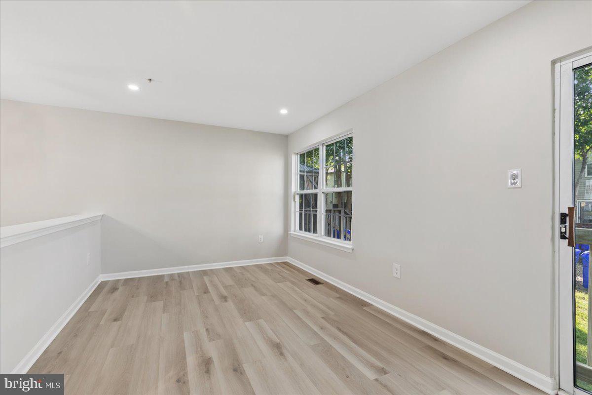SOUTH HAMPTON - Residential