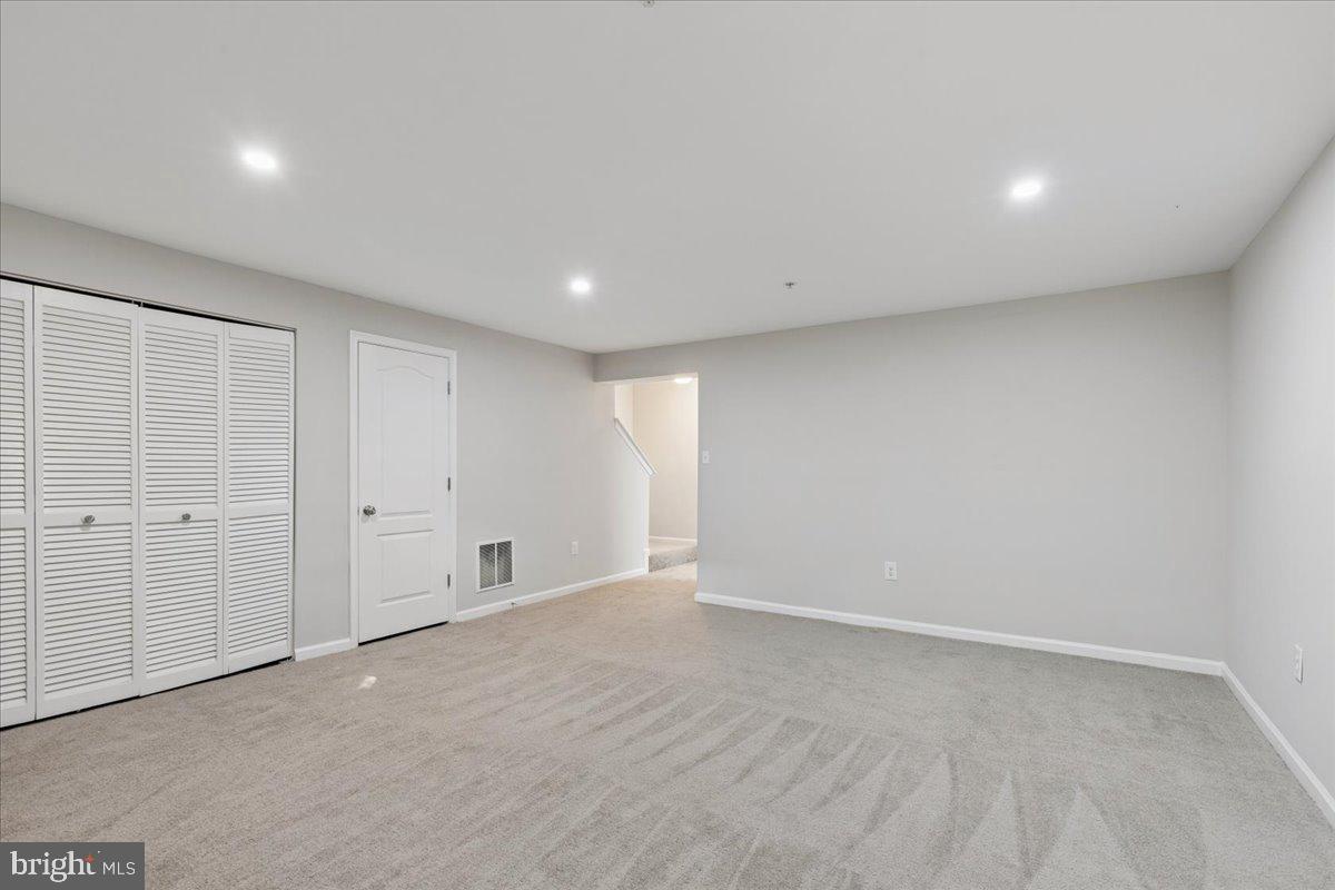 SOUTH HAMPTON - Residential