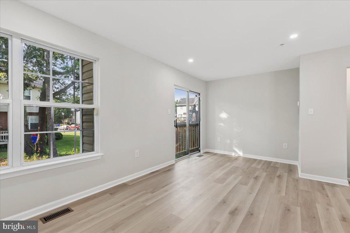 SOUTH HAMPTON - Residential