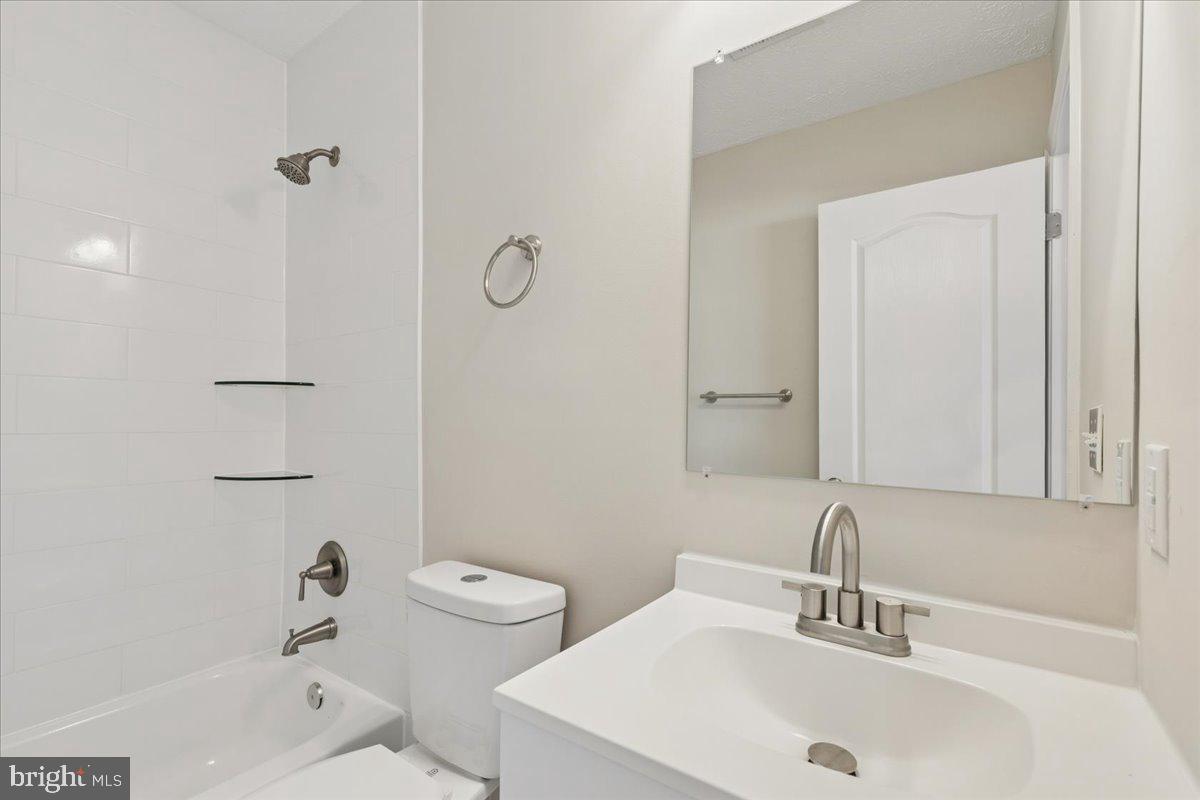 SOUTH HAMPTON - Residential