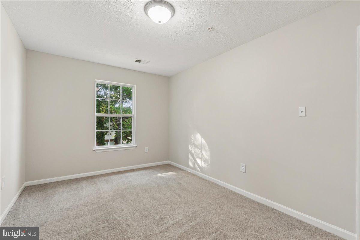 SOUTH HAMPTON - Residential