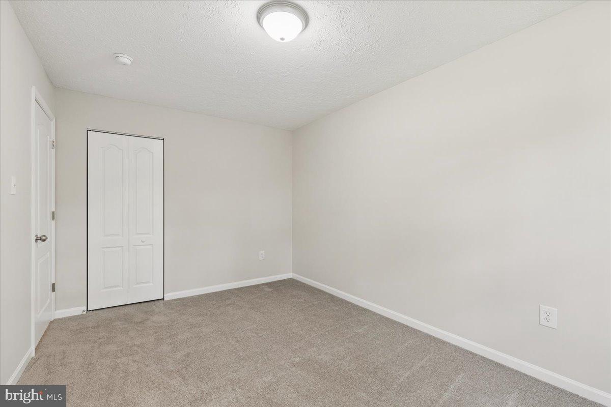 SOUTH HAMPTON - Residential