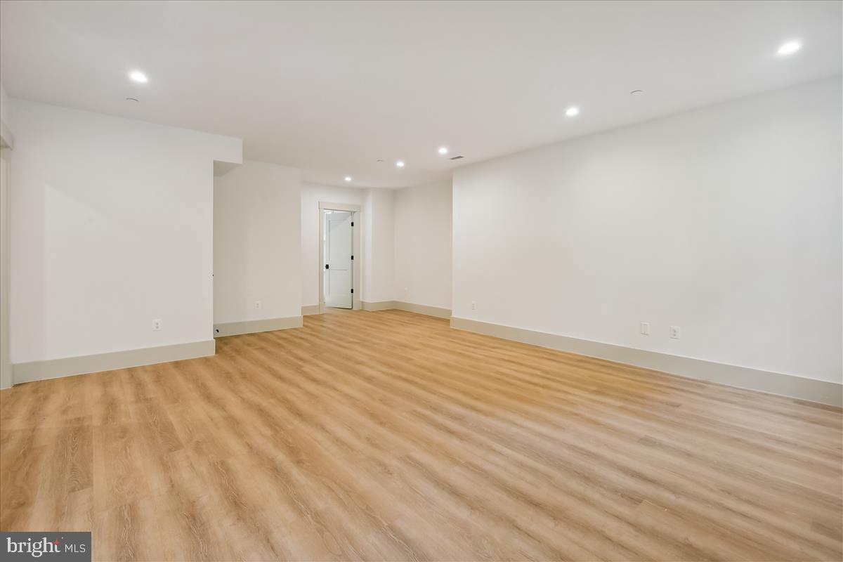 GLENBROOK VILLAGE - Residential