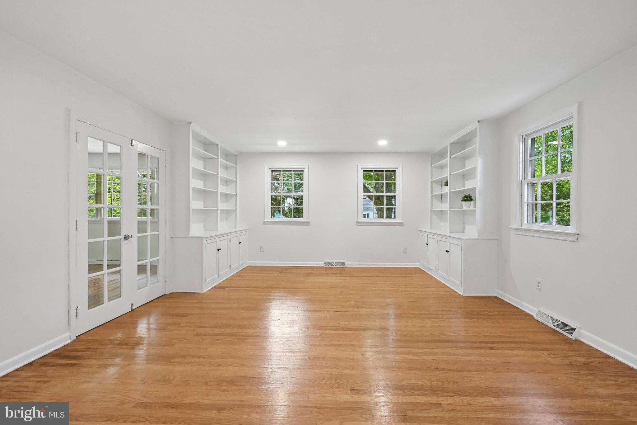 BERWYN DOWNS - Residential