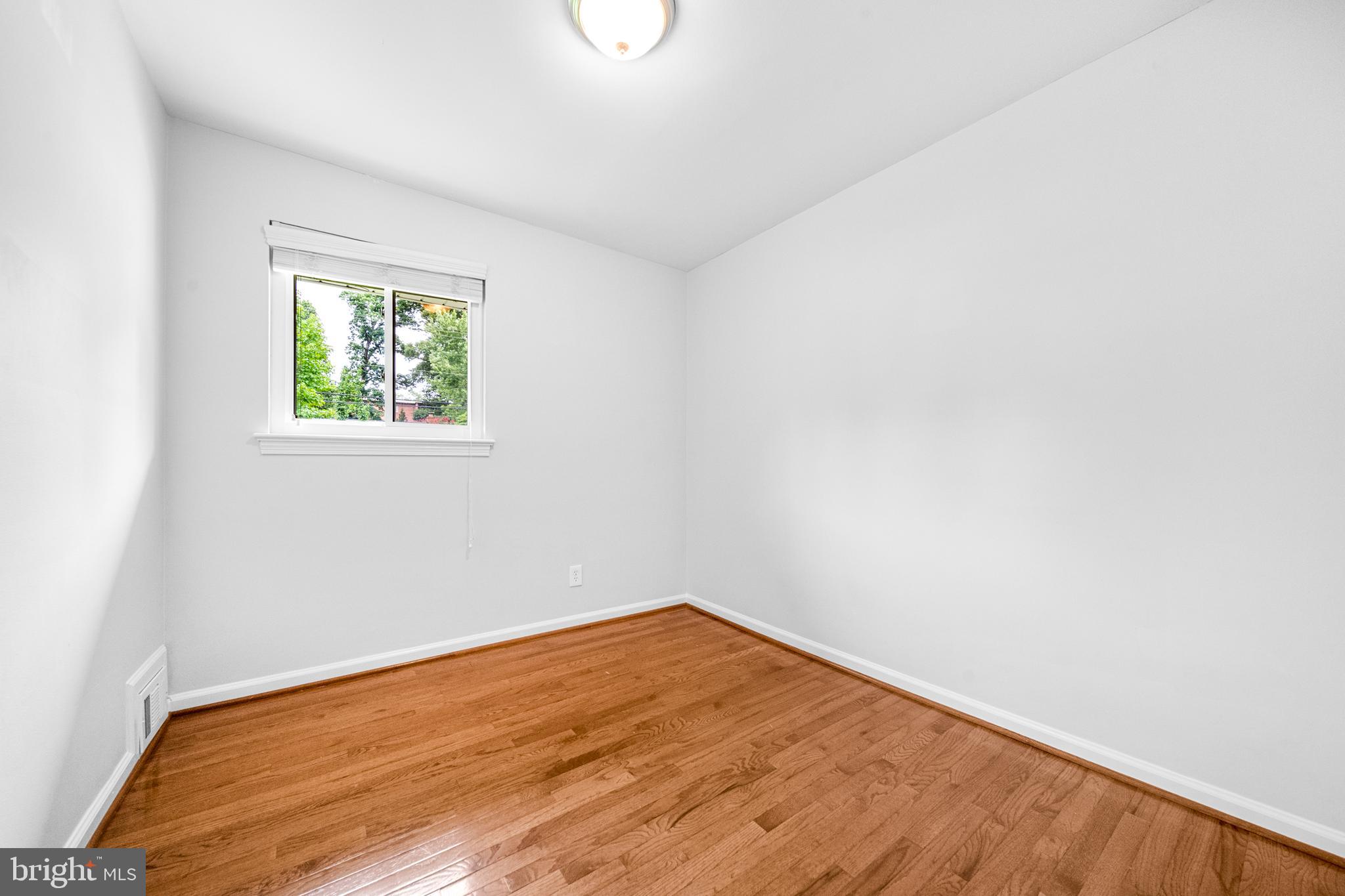 BROYHILL PARK - Residential