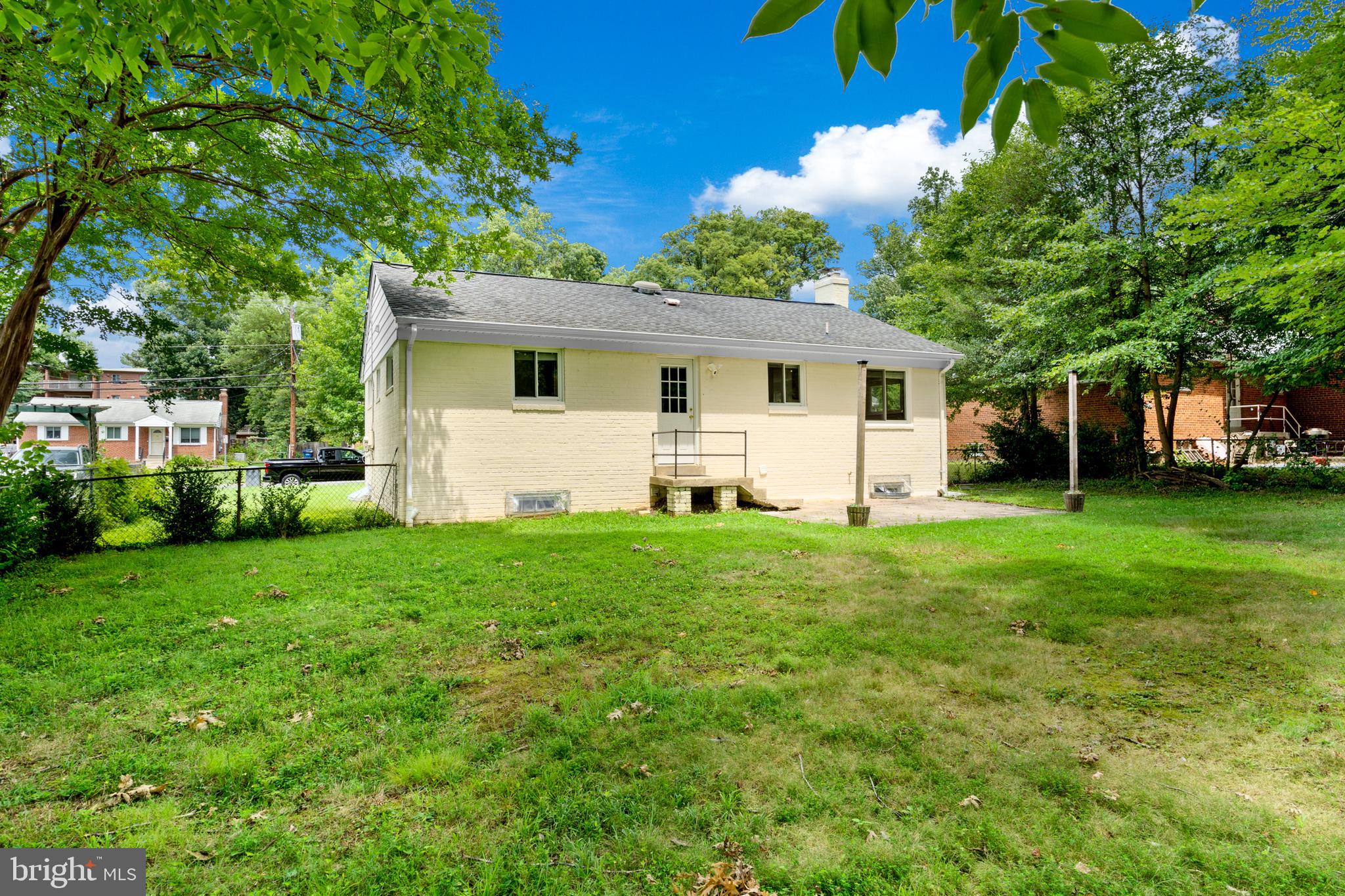 BROYHILL PARK - Residential