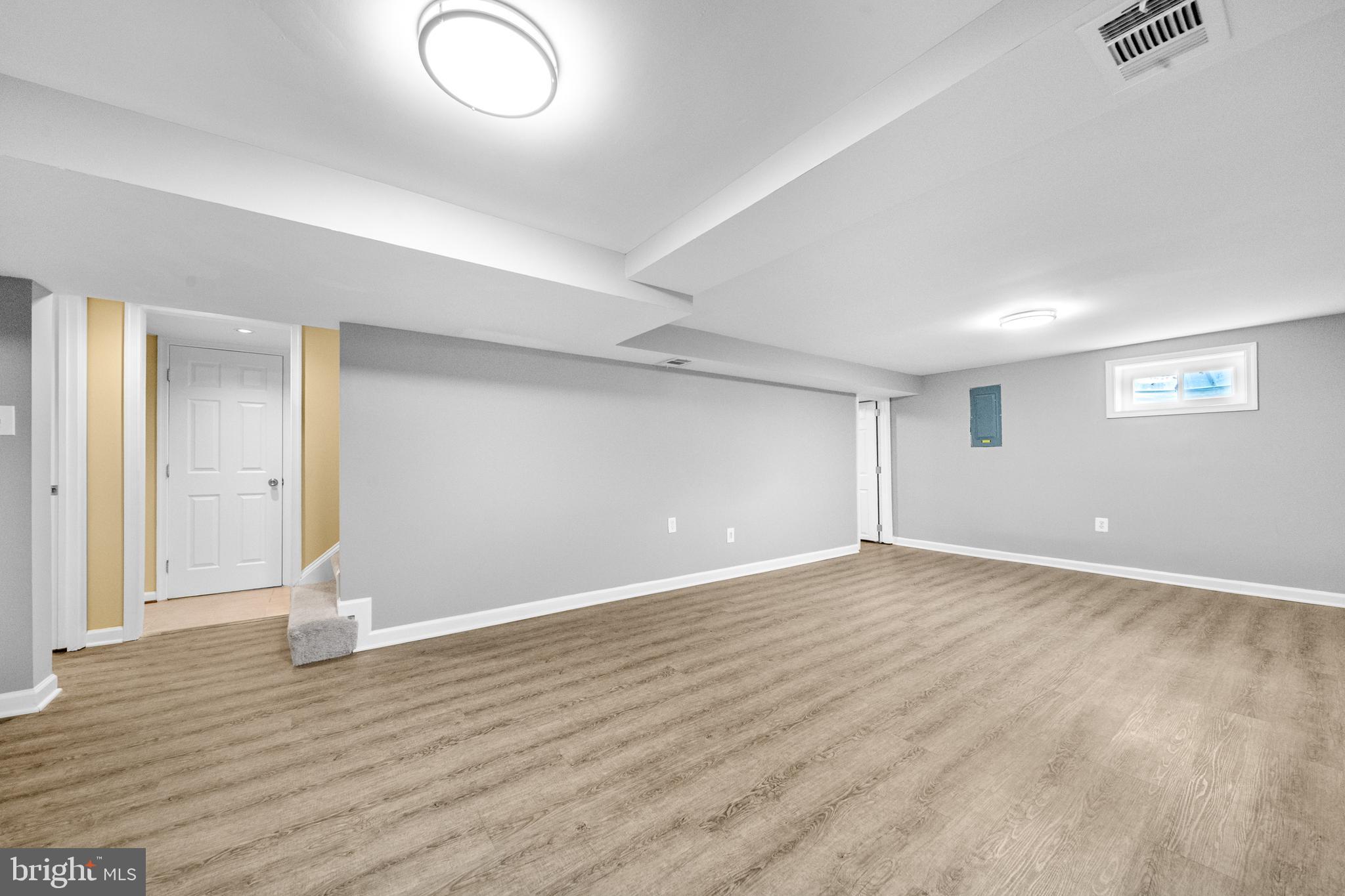 BROYHILL PARK - Residential