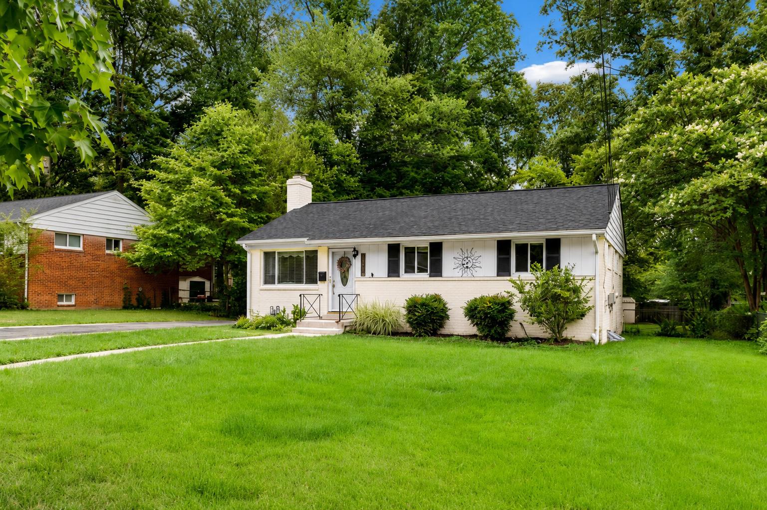 BROYHILL PARK - Residential