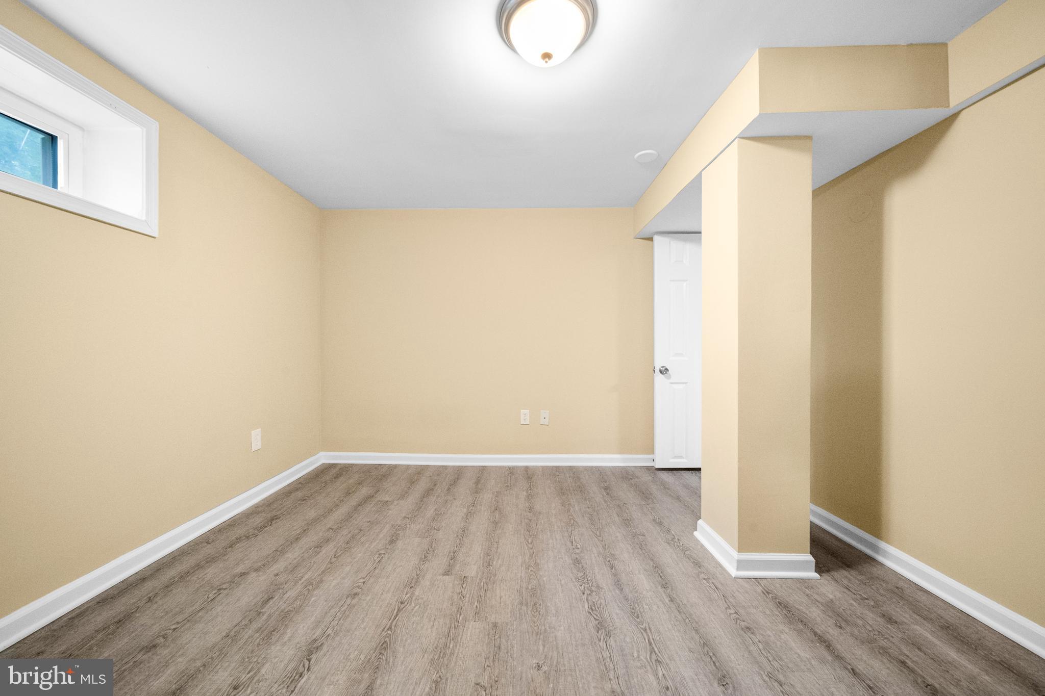 BROYHILL PARK - Residential