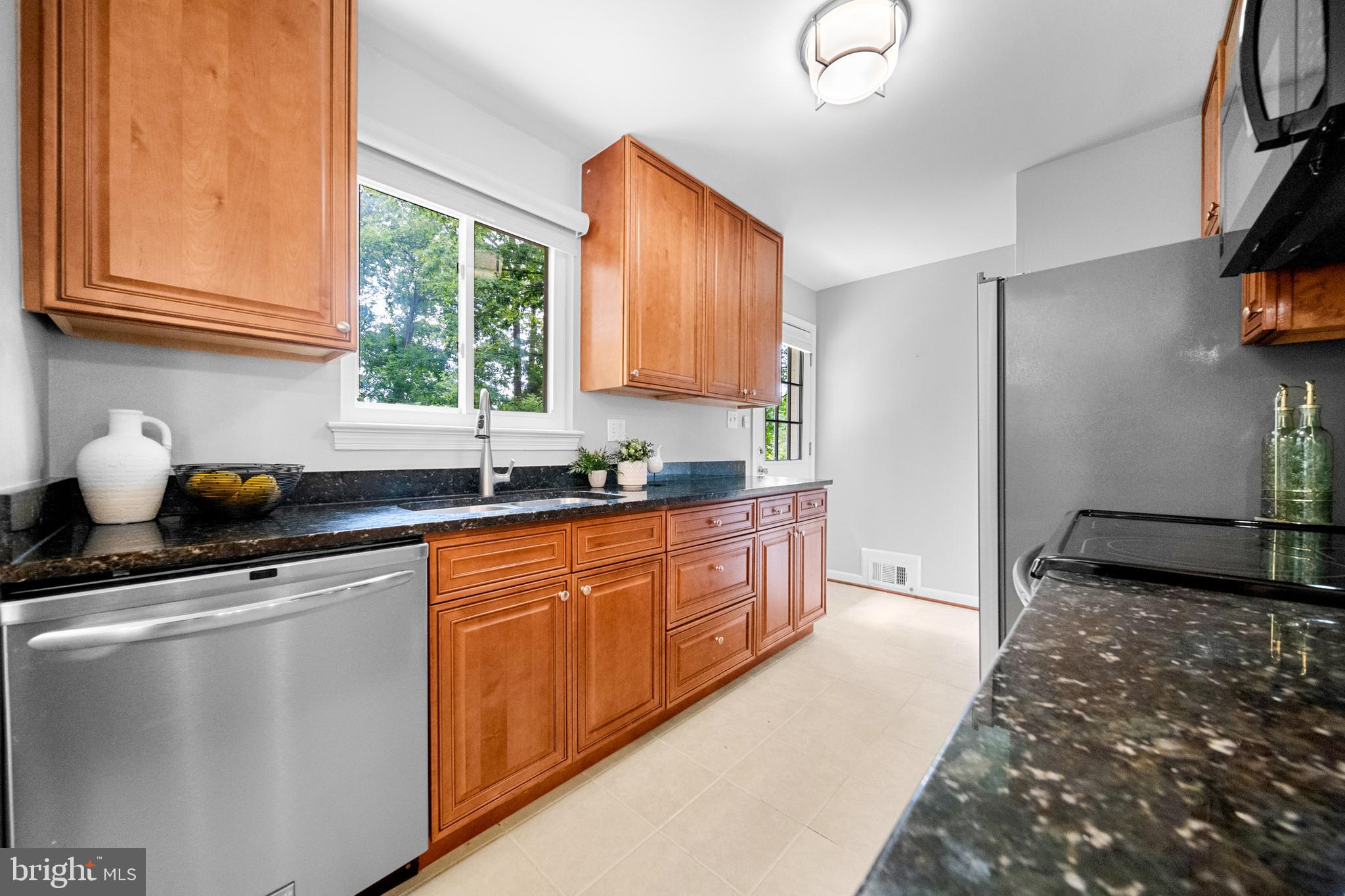 BROYHILL PARK - Residential