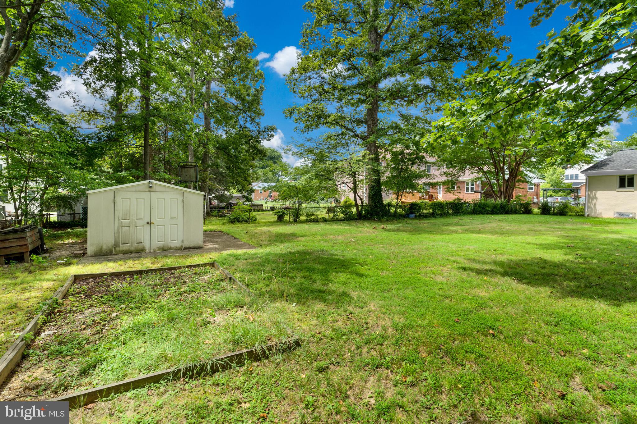 BROYHILL PARK - Residential